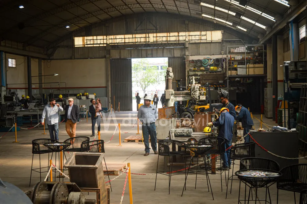 industria fábrica trabajo mano de obra