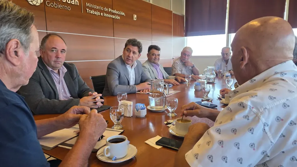 Gustavo Fernández y Viñateros