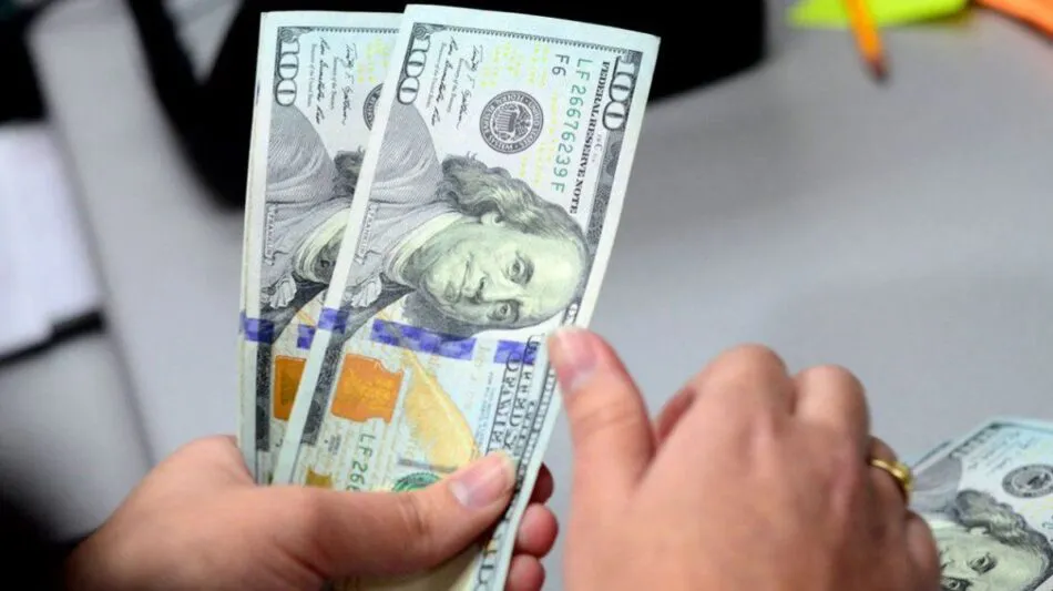 dolares